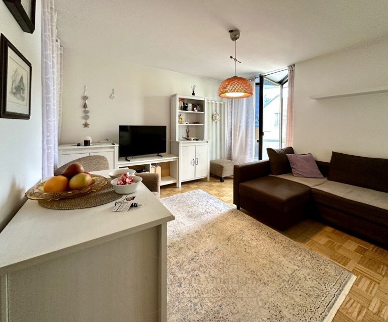 Wohnraum Unterschlei�heim Etagenwohnung Ohne K�uferprovision: Charmante 1-Zimmer-Wohnung mit Loggia und Abendsonne