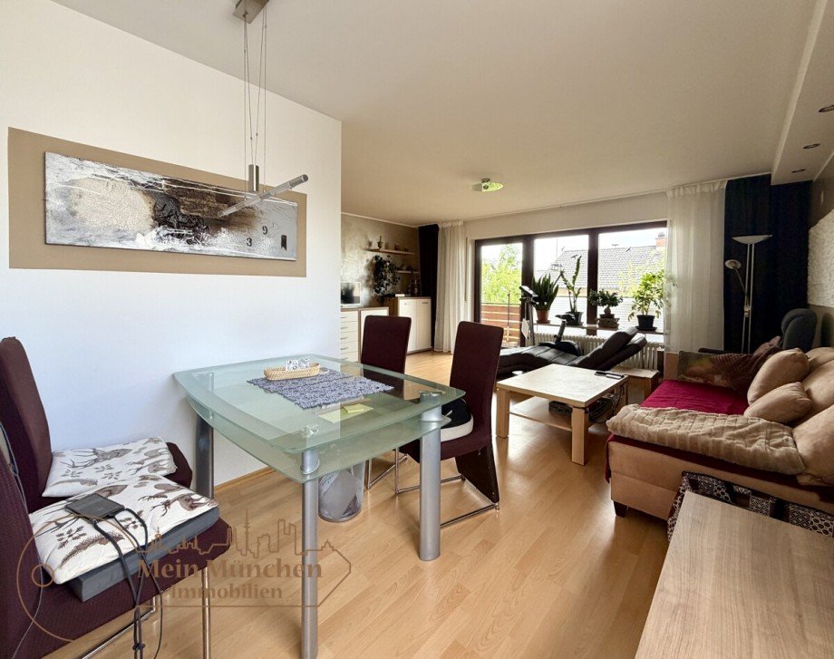 Wohnzimmer Etagenwohnung Erdweg / Gro�berghofen