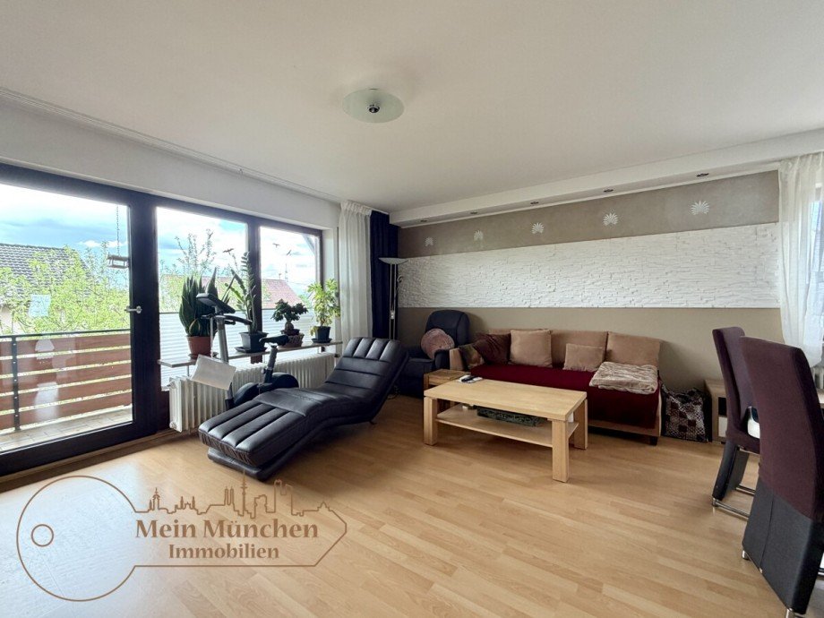 Wohnzimmer Etagenwohnung Erdweg / Gro�berghofen