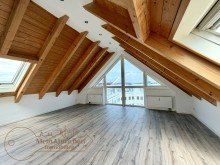 Schlafzimmer Befristet bis 31.04.2028: Repr�sentative Dachgeschosswohnung mit gro�z�giger Dachterrasse