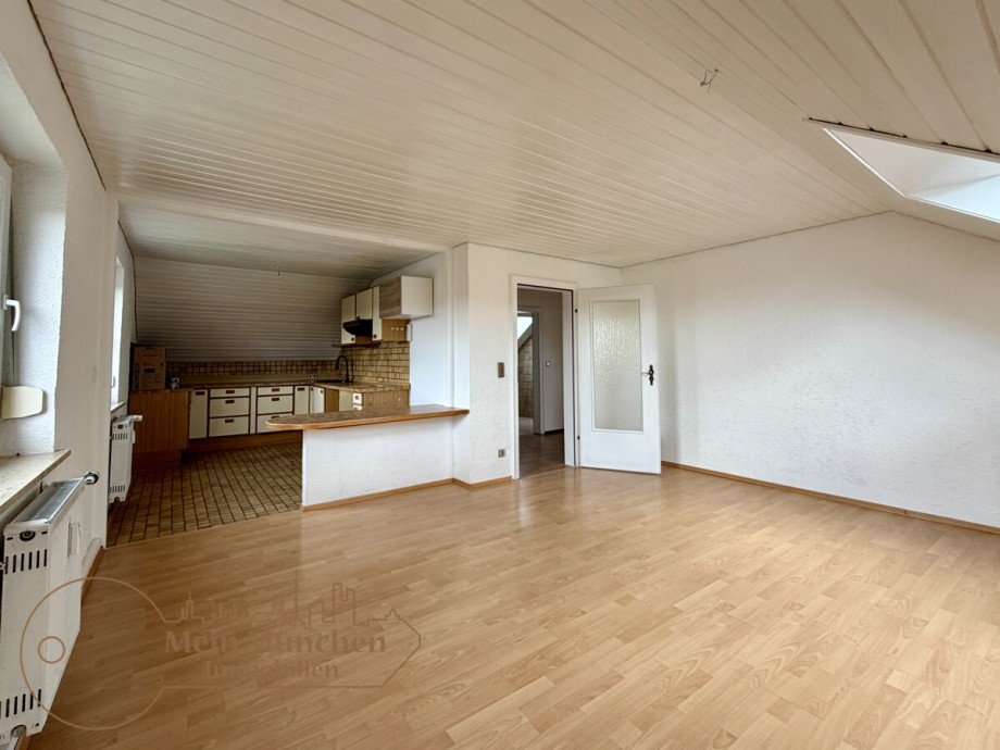 Wohnzimmer mit K�che Dachgeschosswohnung M�nchen