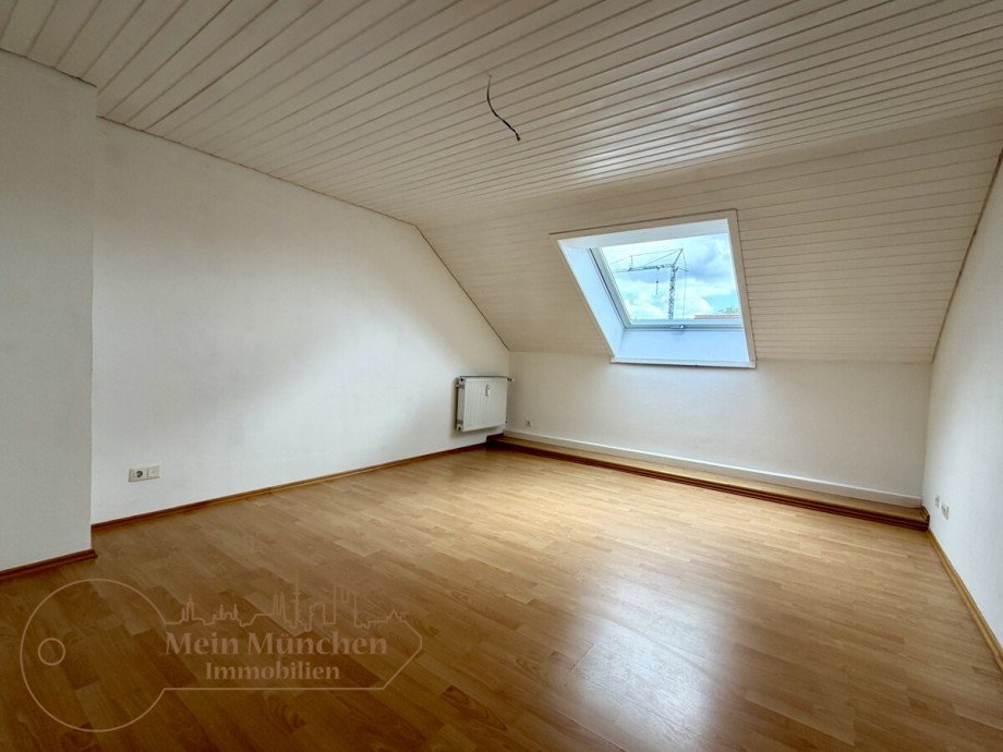 Zimmer 1 Dachgeschosswohnung M�nchen