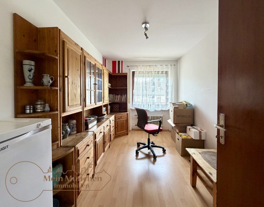 Kinderzimmer-S�d Etagenwohnung Erdweg / Gro�berghofen
