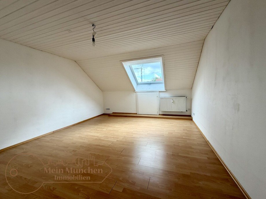 Zimmer 2 Dachgeschosswohnung M�nchen