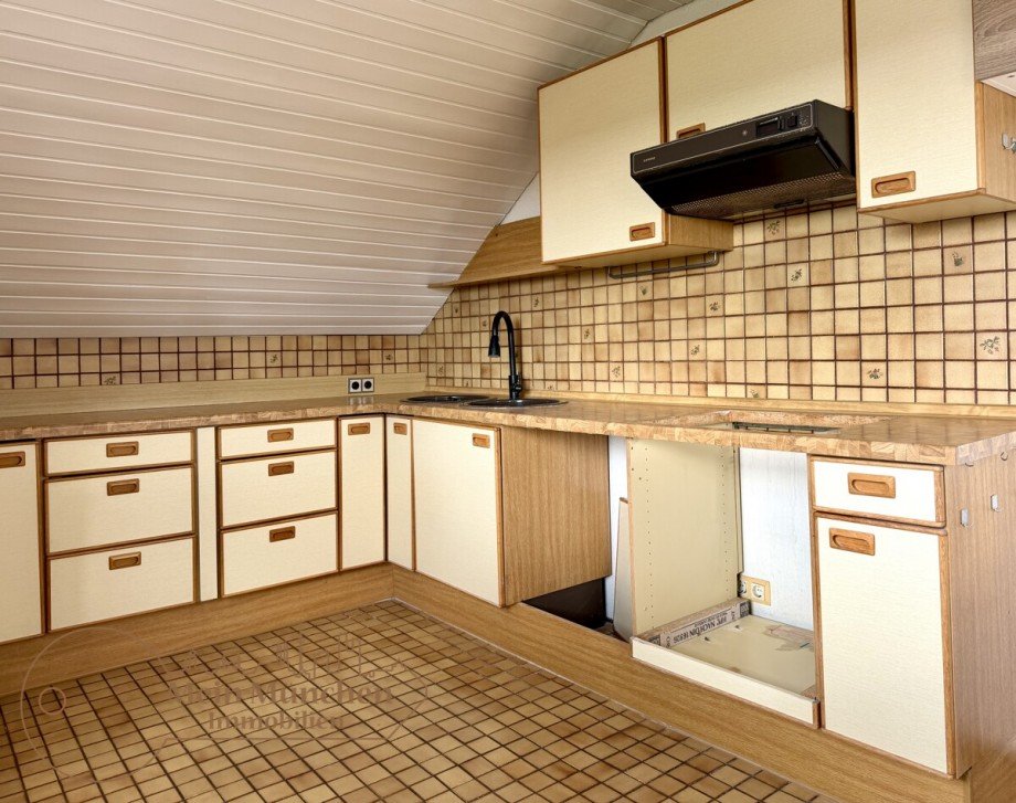 K�che ohne Herd und Sp�lmaschine Dachgeschosswohnung M�nchen